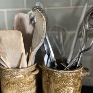 Honey mustard colour utensil holder